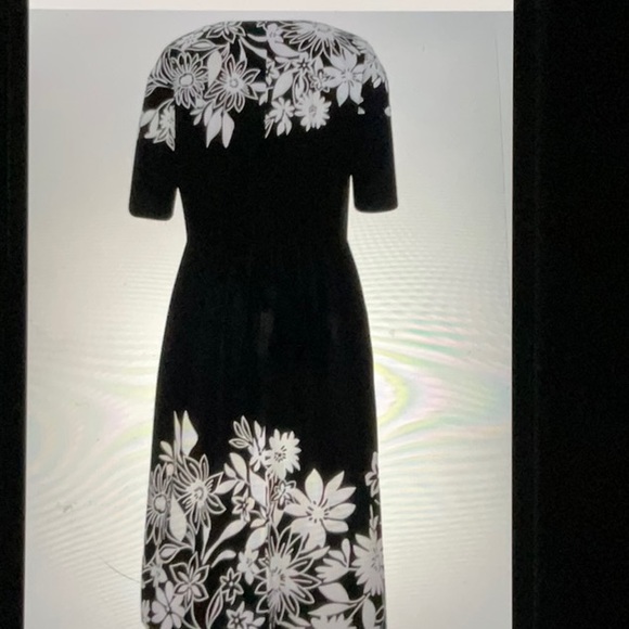 NWOT black and whited printed dress, size M(6) - Picture 3 of 7